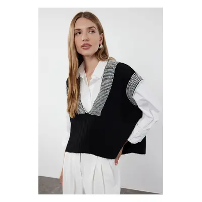 Trendyol Black Wide Fit Soft Textured Color Block Knitwear Sweater