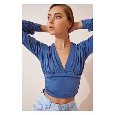 Happiness İstanbul Women's Indigo Blue Deep V Neck Crop Sandy Knitted Blouse