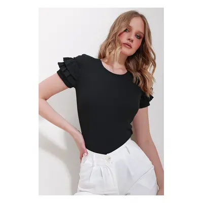 Trend Alaçatı Stili Women's Black Crew Neck Tiered Flounce Sleeve Blouse