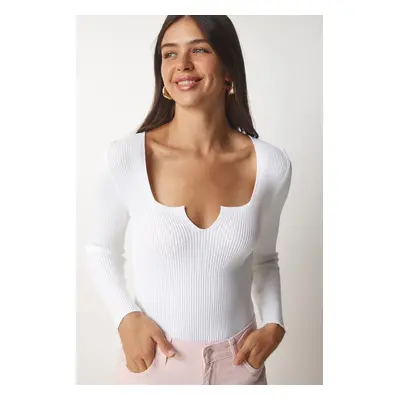 Happiness İstanbul Women's White Square Neck Knitwear Blouse