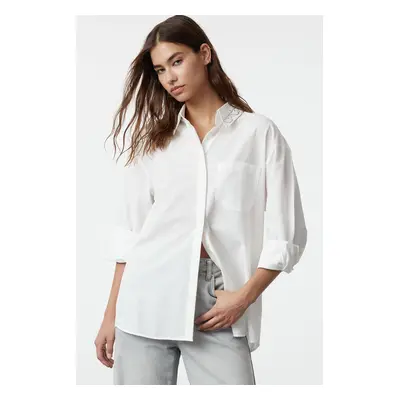 Trendyol Oversize / Wide Fit Woven Shirt with Stone Detail on Ecru Collar