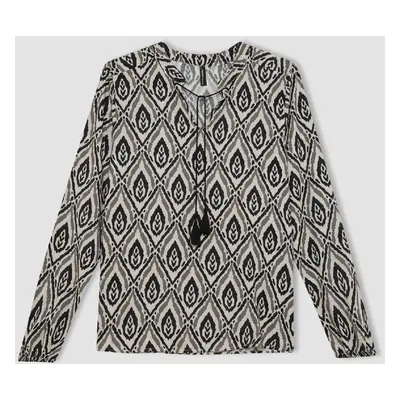 DEFACTO Regular Fit Open Collar Patterned Viscose Long Sleeve Blouse