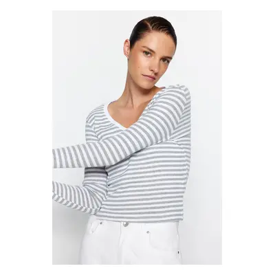 Trendyol Gray Striped Ribbed V-Neck Fitted/Situated Long Sleeve Crop Stretch Knitted Blouse