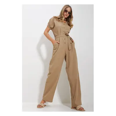 Trend Alaçatı Stili Women's Camel Front Buttoned Double Pocket Mikonos Linen Jumpsuit