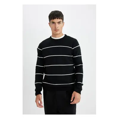 DEFACTO Standard Fit Regular Cut Crew Neck Striped Basic Knitwear Sweater