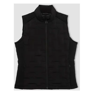 DEFACTO Fit Water Repellent Slim Fit Sports Vest