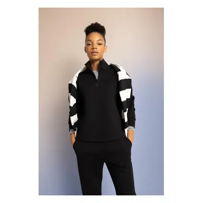 DEFACTO Fit Standard Fit Stand-up Collar Sports Sweatshirt