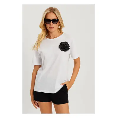 Cool & Sexy Women's White T-Shirt with Rose Accessories