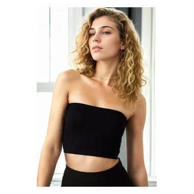 22521 Dewberry Seamless Women Crop-BLACK