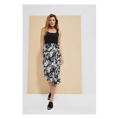 Skirt with a floral print