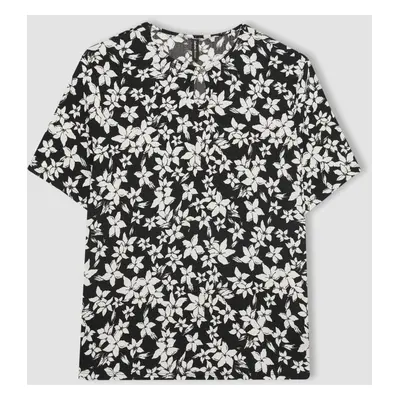 DEFACTO Regular Fit Crew Neck Floral Short Sleeve T-Shirt