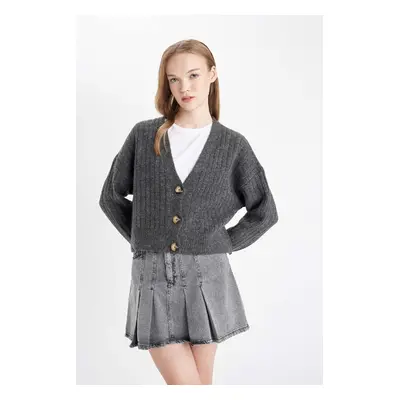 DEFACTO Regular Fit V-Neck Knitwear Cardigan