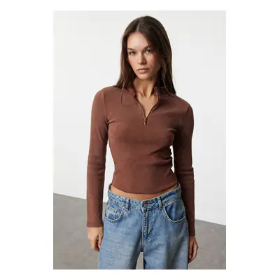 Trendyol Brown Faded Effect/Washed Fitted/Fits the Body Zipper Collar Flexible Knitted Blouse