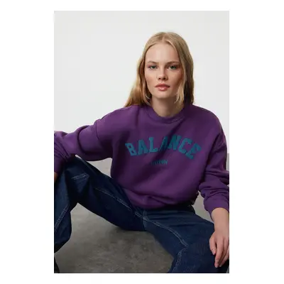 Trendyol Purple Slogan Printed Oversize/Wide Fit Knitted Sweatshirt