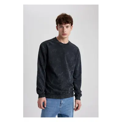 DEFACTO Regular Fit Crew Neck Washed Faded Effect Sweatshirt