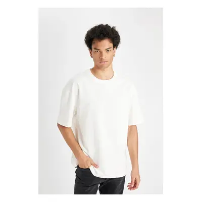 DEFACTO Men's White Relax Fit Casual Cut Crew Neck Cotton Short Sleeve Basic T-Shirt