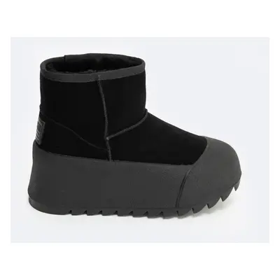 Insulated suede snow boots on the Big Star platform black