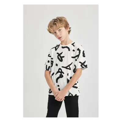 DEFACTO Boy Oversize Fit Wide Mold Crew Neck Patterned Short Sleeve T-Shirt