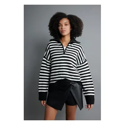 DEFACTO Oversize Fit Polo Neck Striped Sweater