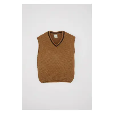 DEFACTO Baby Boy V-Neck Basic Knitwear Sweater