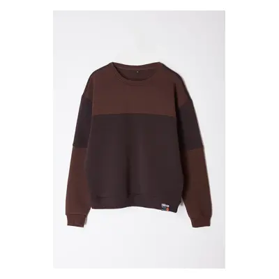 Trendyol Dark Brown Oversize/Wide Cut Color Block Fleece Inside Basic Sweatshirt