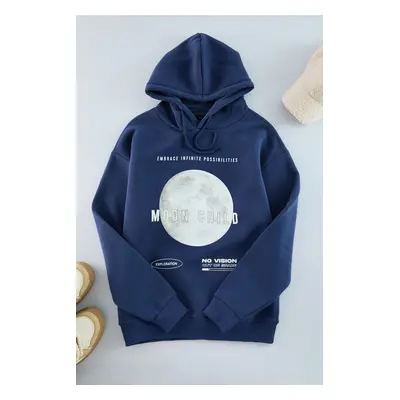 Trendyol Navy Blue Oversize/Wide Cut Hooded Fleece Inside Printed Sweatshirt