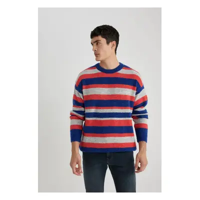 DEFACTO Standard Fit Striped Crew Neck Sweater