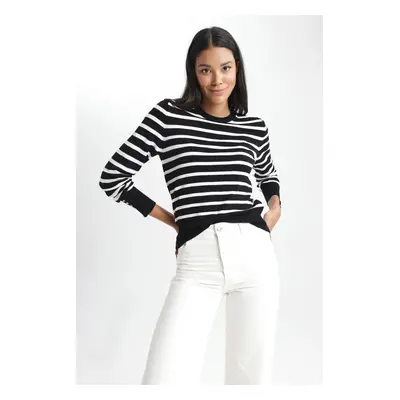 DEFACTO Regular Fit Striped Crew Neck Sweater