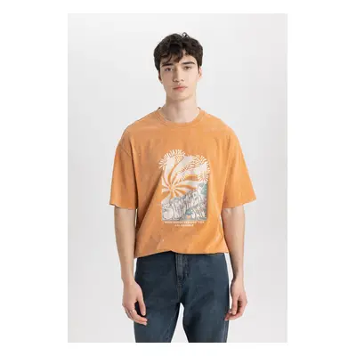 DEFACTO Comfort Fit Crew Neck Printed Short Sleeve T-Shirt