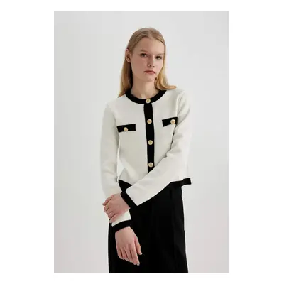 DEFACTO Regular Fit Crew Neck Cardigan