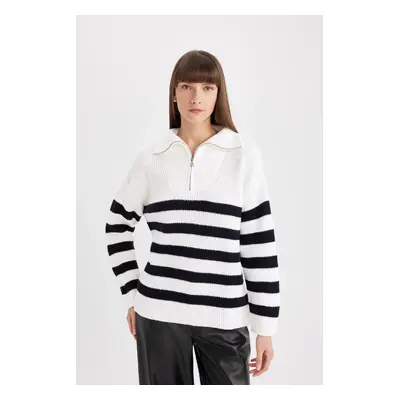 DEFACTO Women's Relax Fit Striped Half Zipper Thessaloniki Fabric Knitwear Sweater