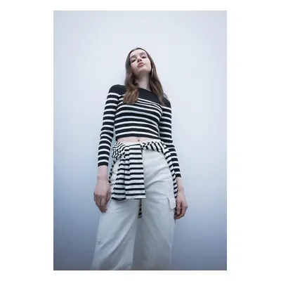 DEFACTO Slim Fit Crew Neck Striped Crop Sweater