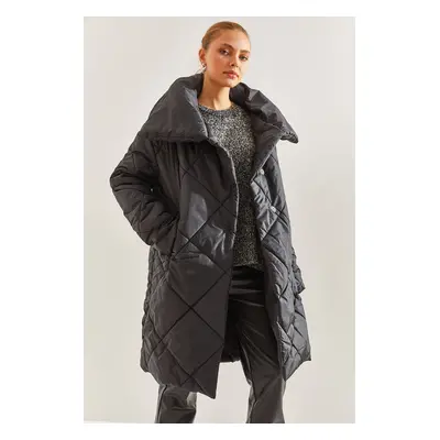 Bianco Lucci Women's Metal Buttoned Diamond Patterned Oversize Puffer Coat