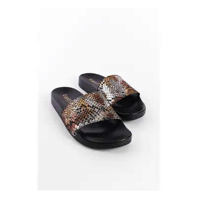 Capone Outfitters Women's Slippers