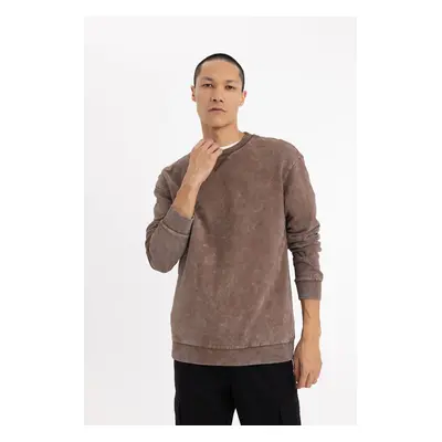 DEFACTO Regular Fit Crew Neck Washed Faded Effect Basic Plain Sweatshirt