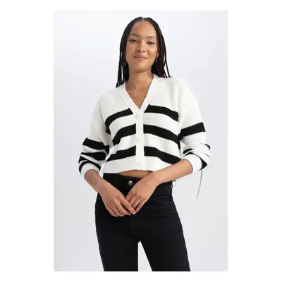 DEFACTO Regular Fit Striped V-Neck Cardigan