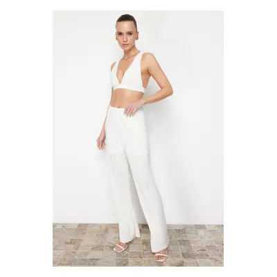 Trendyol White Pleated Fitted/Fitted Crop Flexible Knitted Bustier