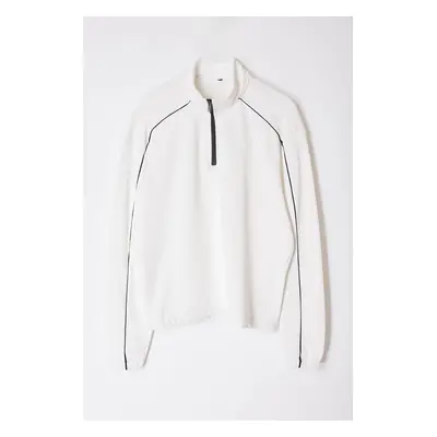 Trendyol White Oversize/Wide Cut Piping Sweatshirt