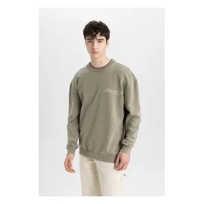 DEFACTO Comfort Fit Crew Neck Back Printed Sweatshirt