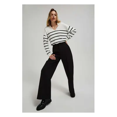 Trousers with wide legs