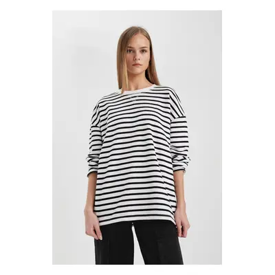 DEFACTO Oversize Fit Crew Neck Striped Thick Fabric Basic Long Sleeve T-Shirt