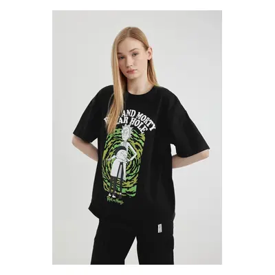 DEFACTO Cool Rick And Morty Oversize Fit Short Sleeve T-Shirt