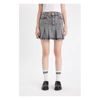 DEFACTO Fashion Fit Pleated Pocket Mini Jean Skirt