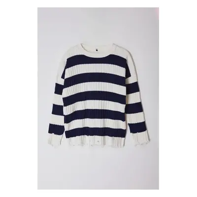 Trendyol Curve Ecru Navy Blue Striped Destroy Detailed Knitwear Sweater