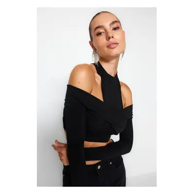 Trendyol Black Window/Cut Out Detail Blouse