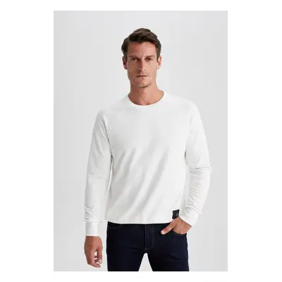 DEFACTO Regular Fit Woven Label Basic Sweatshirt