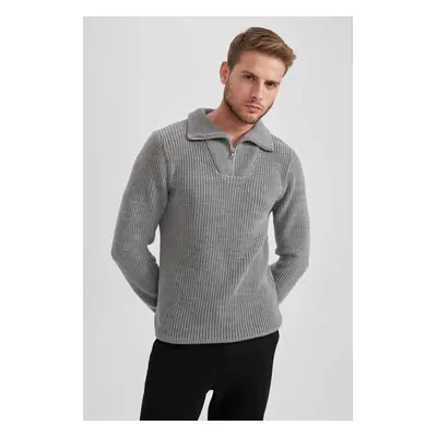 DEFACTO Standard Fit Stand Collar Thessaloniki Fabric Sweater