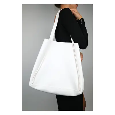 LuviShoes Klos White Women's Shoulder Bag