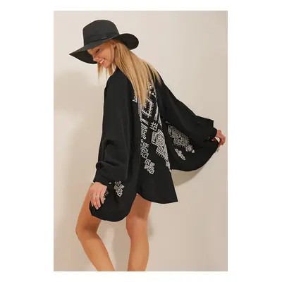 Trend Alaçatı Stili Women's Black Back Ethnic Embroidered Kimono Jacket