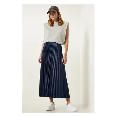 Happiness İstanbul Women's Navy Blue Shiny Surface Pleated Knitted Skirt